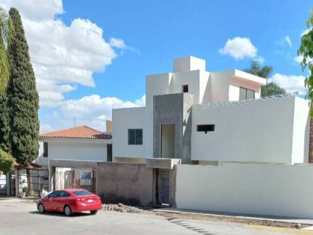 #21 - Casa para Venta en Zapopan - JC - 1